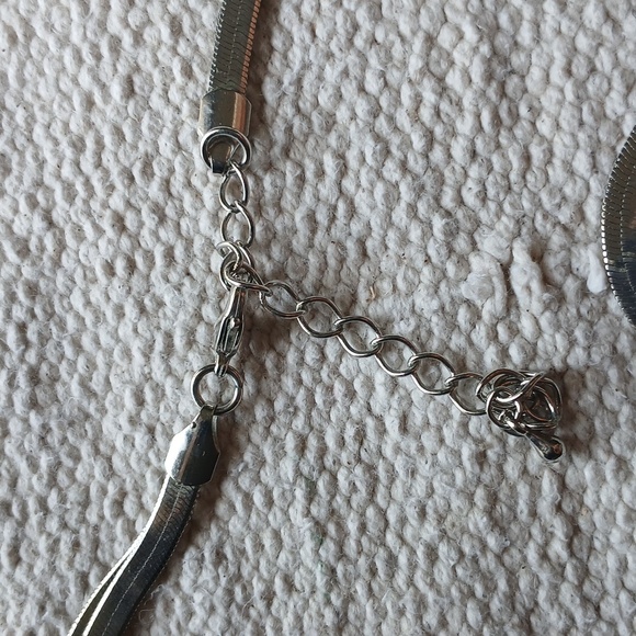 Silver Tone Necklace - Picture 3 of 5